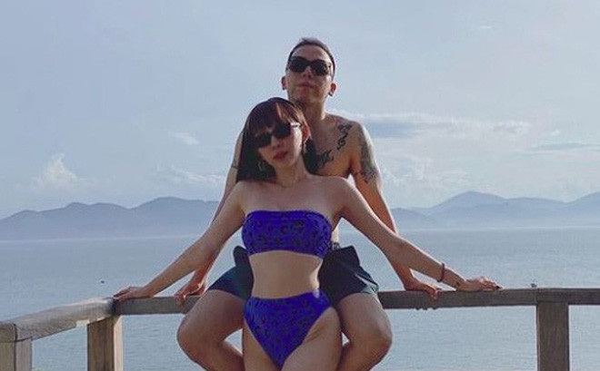 Cặp đôi vẫn ngọt ngào bên nhau trong công việc lẫn cuộc sống thường ngày. 