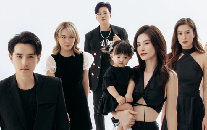 Ái nữ Winnie xuất hiện trong ảnh kỉ niệm 10 năm công ty của bố mẹ: Thần thái như mẫu nhí chuyên nghiệp Ảnh 2