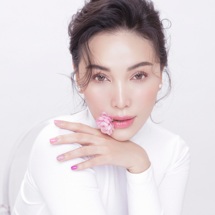 Một trong những khoảnh khắc mới nhất của Quỳnh Thư trên trang cá nhân, cô đã đăng tải ảnh kèm theo dòng chú thích: 'Thật sự cám ơn đời dạy ta bao điều và giúp ta có được điều ta muốn'