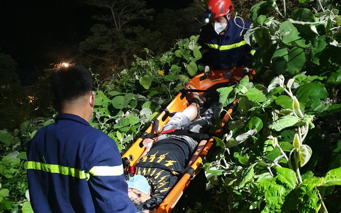 Mải chụp ảnh trên bán đảo Sơn Trà, thiếu niên 15 tuổi trượt chân rơi xuống vực sâu Ảnh 2