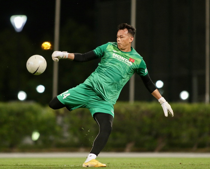 Tấn Trường sẽ không thể tập trung tuyển Việt Nam vì tái nhiễm Covid-19.