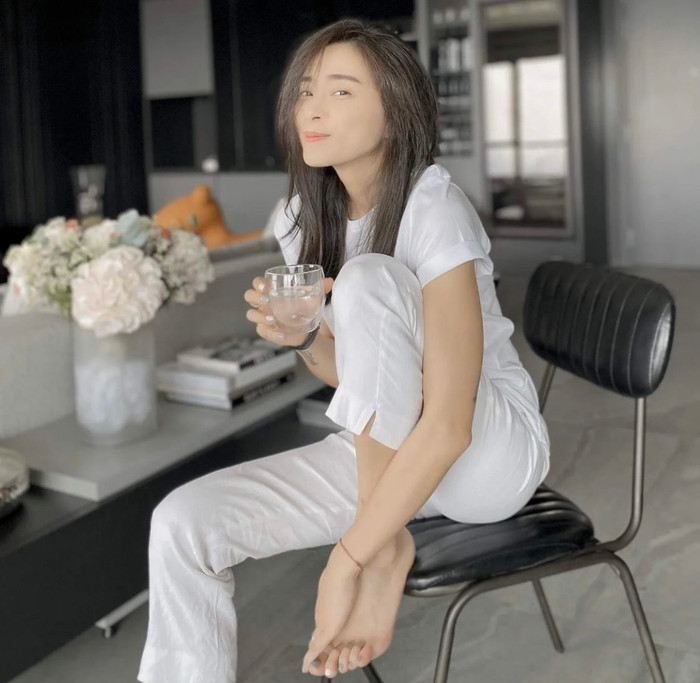 Dường như, màu trắng trở thành con cưng khi tôn lên vẻ đẹp thuần khiết của người đẹp.