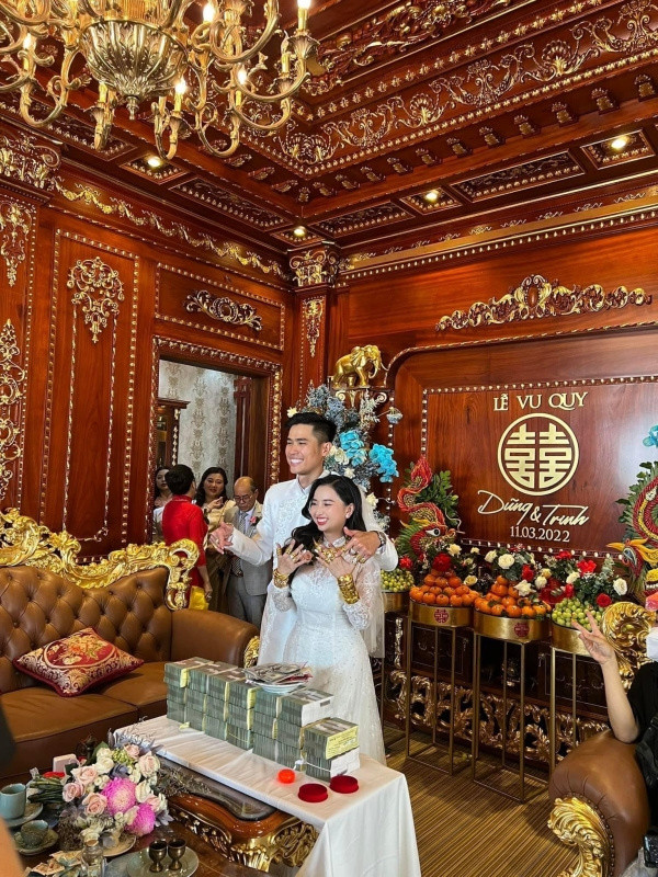 Cô dâu Sóc Trăng gây 'bão' mạng xã hội những ngày gần đây bởi đám cưới siêu 'khủng'.