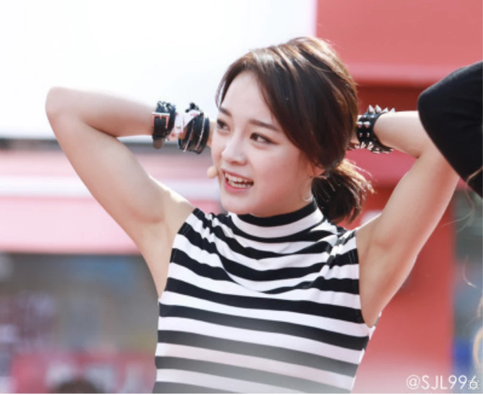 Hẹn hò chốn công sở: Kim Se Jeong gây sốc khi sở hữu khuôn mặt thiên thần nhưng cơ bắp lại như đàn ông Ảnh 10