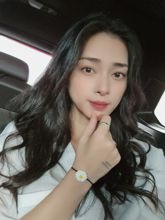 Phong cách trang điểm thường ngày của Ngô Thanh Vân có phần tươi tắn, nhẹ nhàng hơn so với trước đây