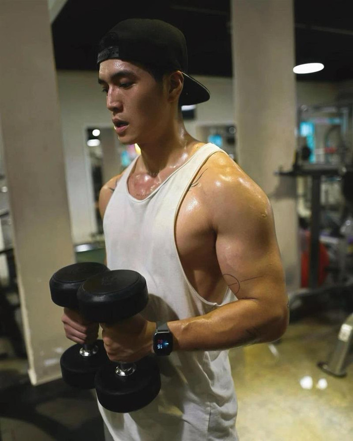 Phòng gym là nơi Huy Trần thường lui đến. 