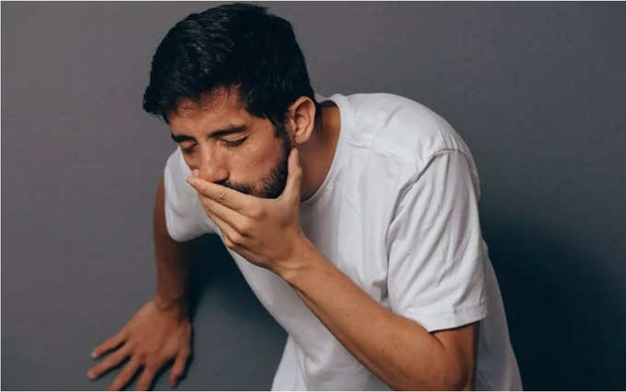 Hai triệu chứng sớm cảnh báo nhiễm Omicron ở những người đã tiêm 2 mũi vaccine Ảnh 2