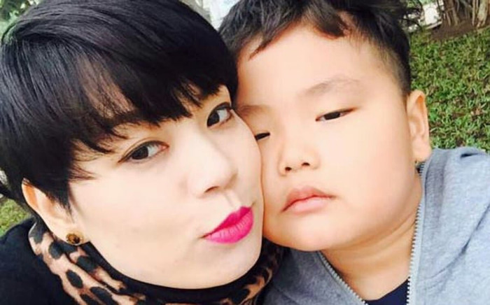 Rộ clip Bi Béo khóc lóc xin lỗi mẹ sau lùm xùm bị kiểm tra điện thoại Ảnh 2