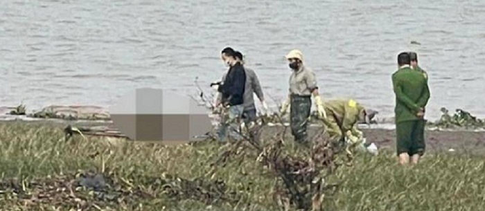 Hiện trường nơi phát hiện thi thể người đàn ông. (Ảnh: Người lao động)