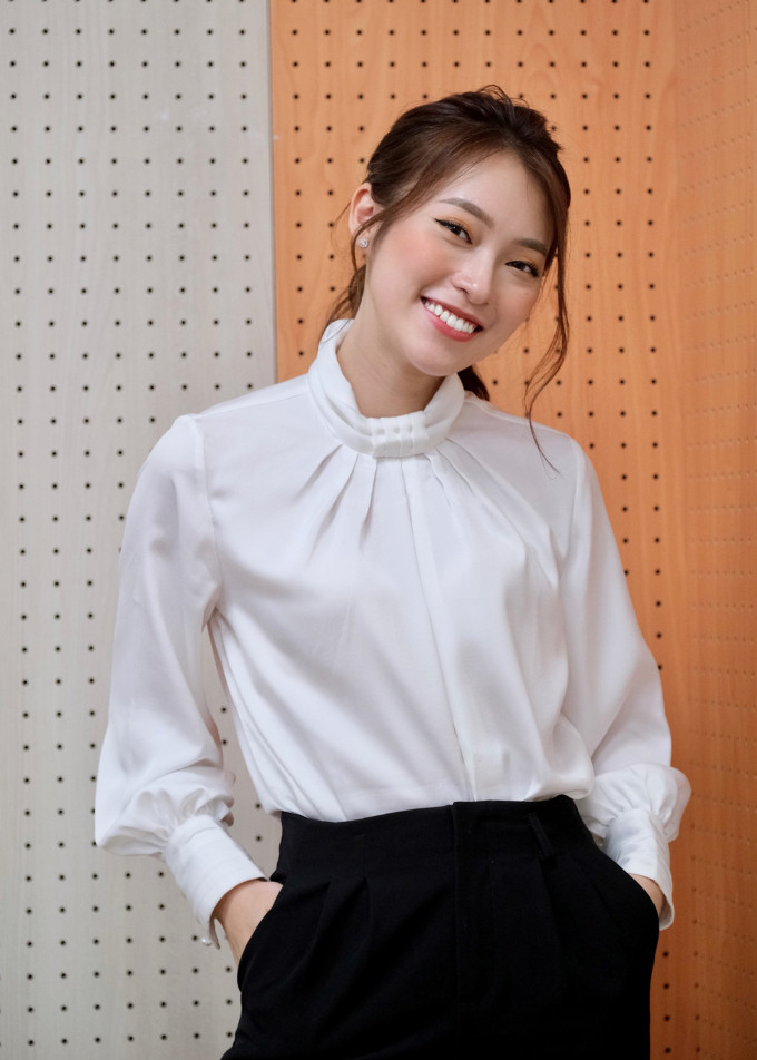 Gu thời trang ngày càng thăng hạng của MC Olympia: Toàn items thanh lịch, siêu hút mắt mà không hề 'dừ' Ảnh 5