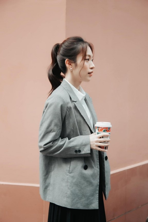 Gu thời trang ngày càng thăng hạng của MC Olympia: Toàn items thanh lịch, siêu hút mắt mà không hề 'dừ' Ảnh 17