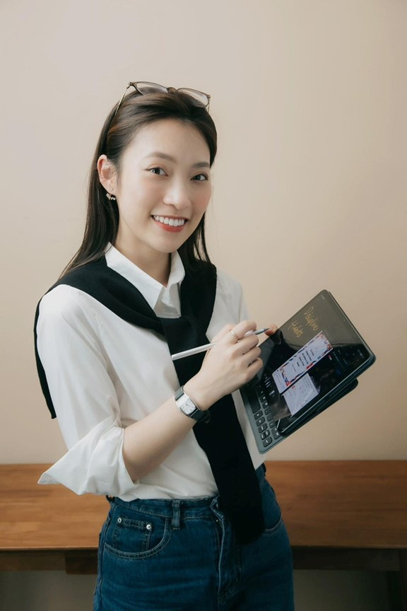 Gu thời trang ngày càng thăng hạng của MC Olympia: Toàn items thanh lịch, siêu hút mắt mà không hề 'dừ' Ảnh 15