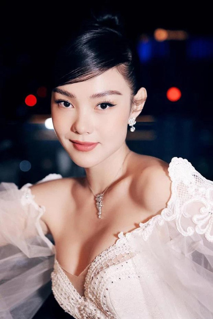 Minh Hằng sẽ đám cưới vào 6/2022.