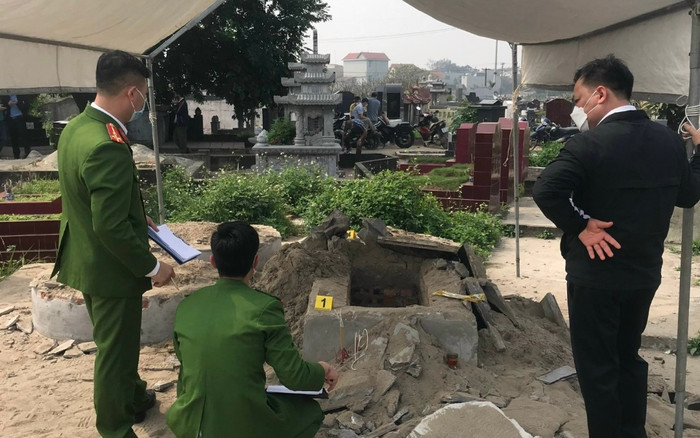 Công an vào cuộc vụ phần mộ cụ ông ở Hà Nội mới an táng bị đập phá, đào xới Ảnh 2