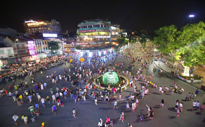 Hà Nội chính thức mở lại phố đi bộ hồ Gươm từ ngày 18/3 Ảnh 2