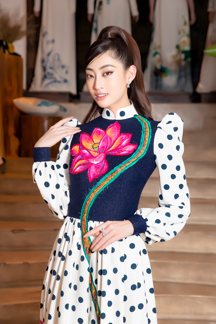 Lương Thùy Linh, Kim Duyên, Lan Khuê đọ dáng với áo dài: Ai mới chạm đến đỉnh cao nhan sắc? Ảnh 6