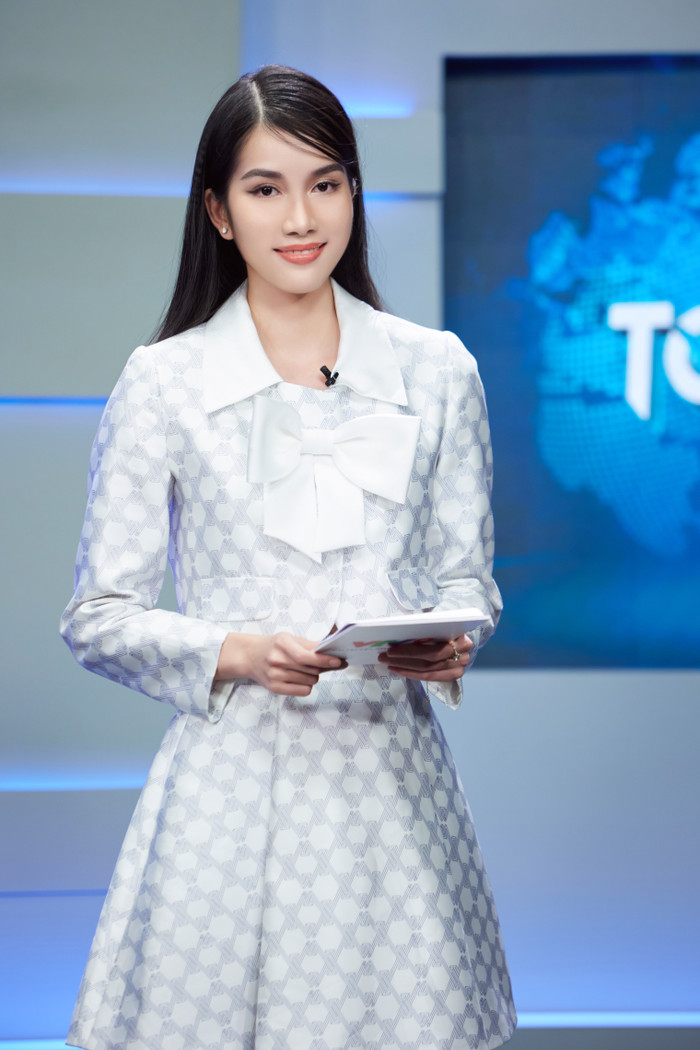 Á hậu Phương Anh đảm nhận vai trò MC - BTV: Nàng hậu học giỏi ghi điểm với lối dẫn ấn tượng Ảnh 4
