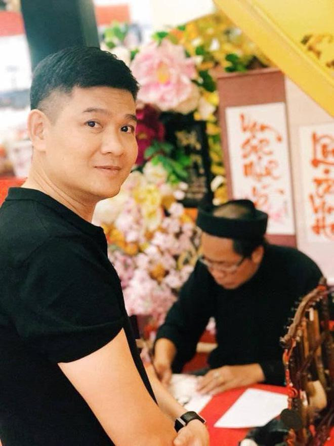 Dù hơn cô 10 tuổi nhưng bạn trai Minh Hằng được nhận định là rất điển trai, phong độ.
