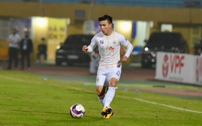 Quang Hải ghi tuyệt phẩm, bầu Hiển vỗ tay ăn mừng Ảnh 2