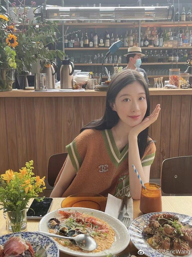 Chân dung vợ của Hứa Ngụy Châu.