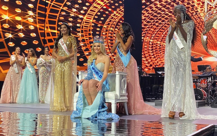 'Bóc phốt' chung kết Miss World 2021: Trình diễn quá sơ sài, sân khấu nhốn nháo ai cũng lên 'góp vui' Ảnh 2