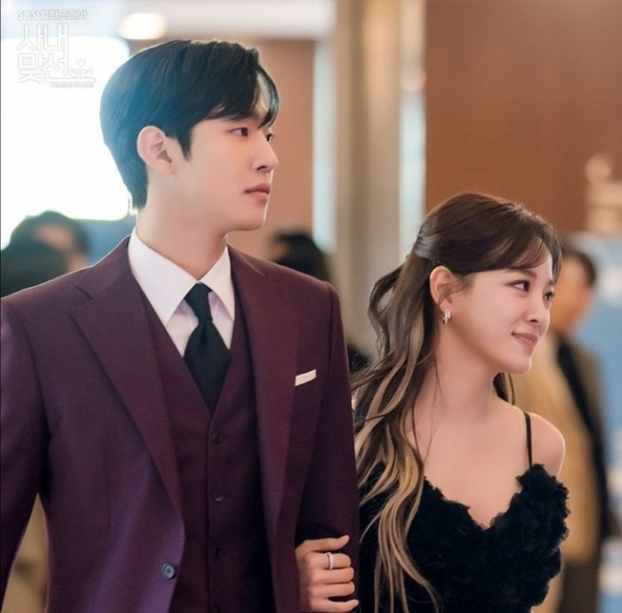 Hẹn Hò Chốn Công Sở đang hot lại bị chê vì sáo rỗng: Phim hài tình cảm chứ không phải Penthouse đâu nhé! Ảnh 5