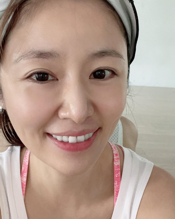 Lâm Tâm Như U50 da dẻ vẫn láng mịn như mới 20, hóa ra bí quyết là đây! Ảnh 3