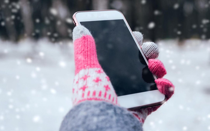 Những thói quen dễ gây hỏng thiết bị điện tử cần bỏ ngay Ảnh 2