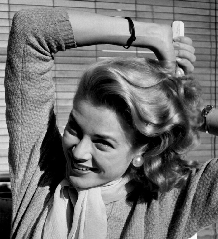 Tạo kiểu tóc bằng phân chim én và loạt bí quyết làm tóc 'kinh dị' của phụ nữ thời xưa Ảnh 8