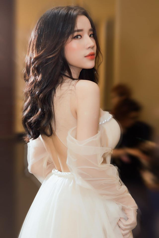 Một nữ ca sĩ bị nghi sửa mũi lố tay, kết quả ra sao mà bị netizen nhận xét giống hệt Khả Như? Ảnh 3