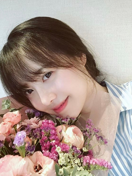 'Nàng cỏ' Goo Hye Sun lộ diện sau 2 năm ly hôn Ahn Jae Hyun: Hoá gái 18 đầy xinh đẹp Ảnh 7