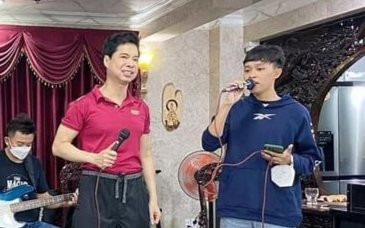 Rần rần clip danh ca Ngọc Sơn và Hồ Văn Cường tập luyện bài mới, netizen hài lòng điểm này Ảnh 2