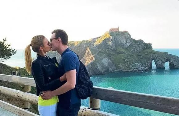 Cả hai đã 'đường ai nấy đi' trước khi Karolina Bielawska tham dự Miss World 2021.