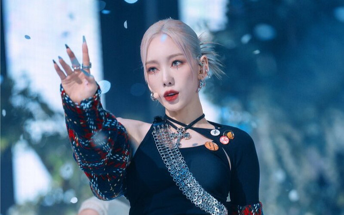 Fan bức xúc Music Bank cố tình ngán đường Taeyeon nhận cúp với cách tính điểm 'trời ơi đất hỡi' Ảnh 2