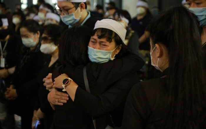 Đám tang nhạc sĩ Ngọc Châu: Em gái òa khóc nức nở, người thân và đồng nghiệp nghẹn ngào Ảnh 2