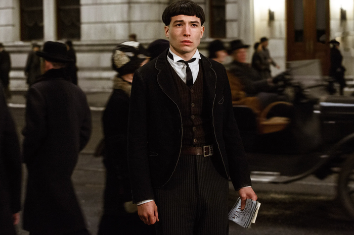 Credence (Ezra Miller).