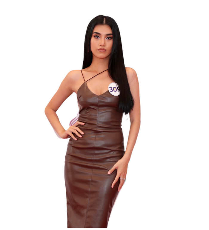 Một ứng cử viên sáng giá phải kể đến Cô Thị Kim Ngân với vẻ đẹp táo bạo, sexy và vô cùng quyết liệt.