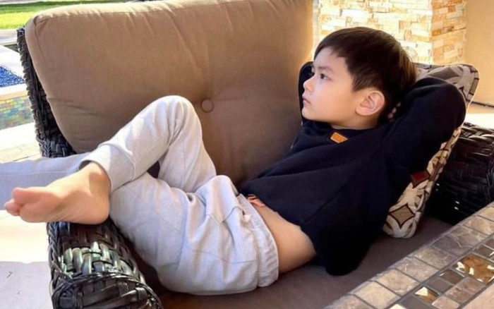 Cuộc sống chuẩn rich kid của con trai Đan Trường: Ở biệt thự xa hoa, thu nhập nghìn đô mỗi tháng Ảnh 2