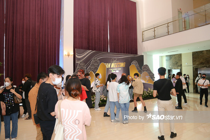 Khung cảnh nơi diễn ra fan meeting do Hương Giang tổ chức 