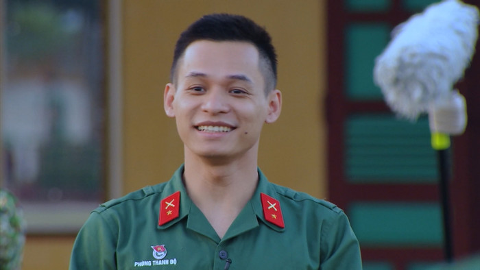 Ban đầu Độ Mixi còn khá ngại ngùng nhưng nhờ sự động viên của các em, anh cả đã trở thành MC 'bất đắc dĩ' cho ban nhạc