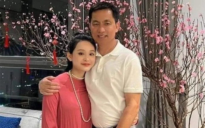 Chân dung đại gia lớn tuổi lộ ảnh ôm ấp với Hiền Hồ Ảnh 2