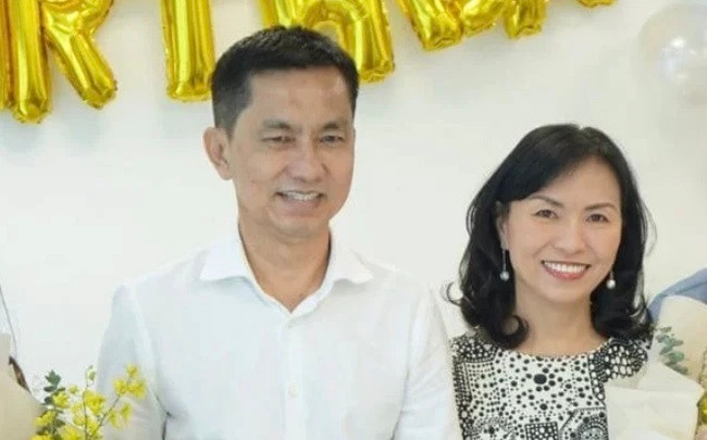 Ông Hồ Nhân và bà xã giỏi giang, tài năng