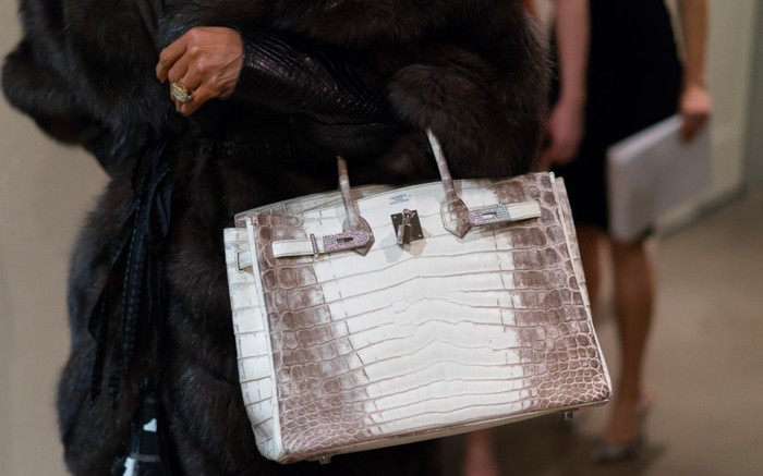 Góc ngược đời: Khách hàng phải nịnh nhân viên bán hàng mới được mua túi Hermès Ảnh 2