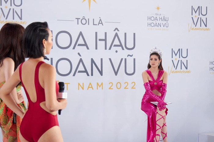 Tìm người kế nhiệm kế tiếp, Khánh Vân đang cảm thấy vô cùng hạnh phúc khi đồng hành với vai trò host.