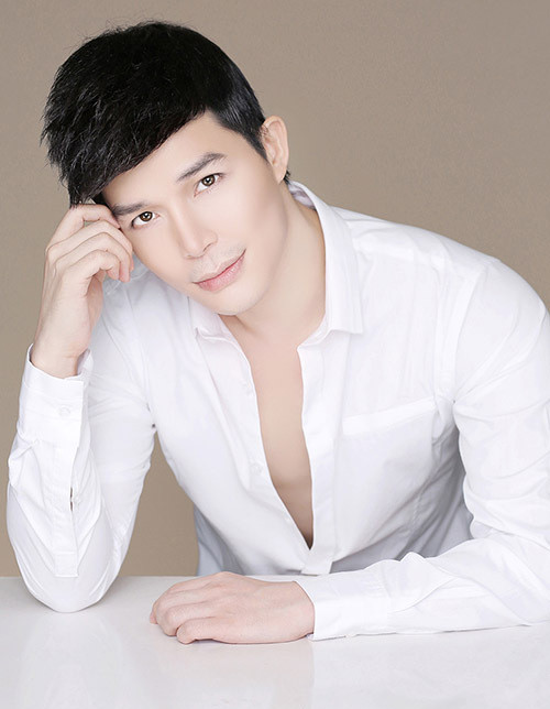 Cận cảnh nhan sắc của Nathan Lee