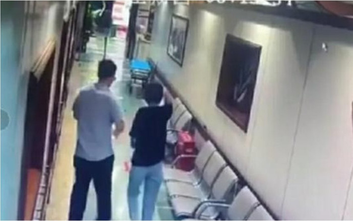 Chồng thường xuyên đi sớm về muộn, theo dõi camera vợ 'sôi máu' phát hiện nơi chồng giấu bồ nhí Ảnh 2