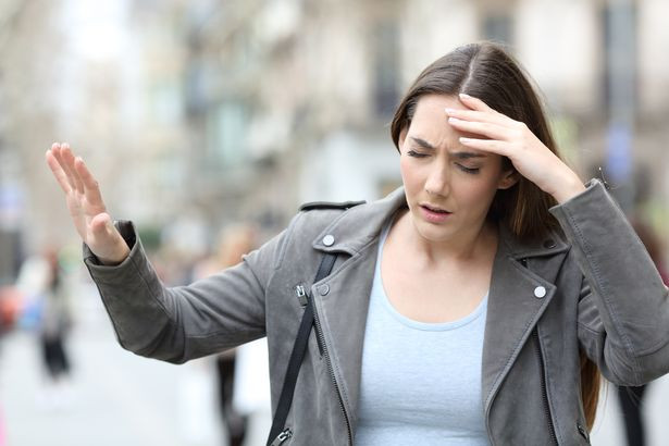 4 triệu chứng khó chịu thường gặp hậu Covid-19 Ảnh 4