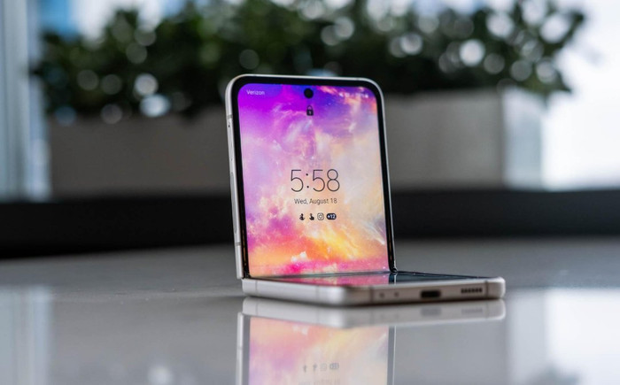 Galaxy Z Flip3 bán chạy nhất toàn cầu ở phân khúc điện thoại gập Ảnh 2