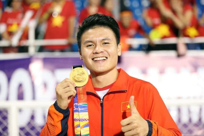 Tiền vệ ngôi sao Quang Hải vẫn tỏa sáng ở sân cỏ 