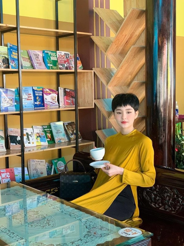 Hiền Hồ rất chăm diện đồ lam đi chùa nhưng lại bị chê trách ở một điểm Ảnh 12